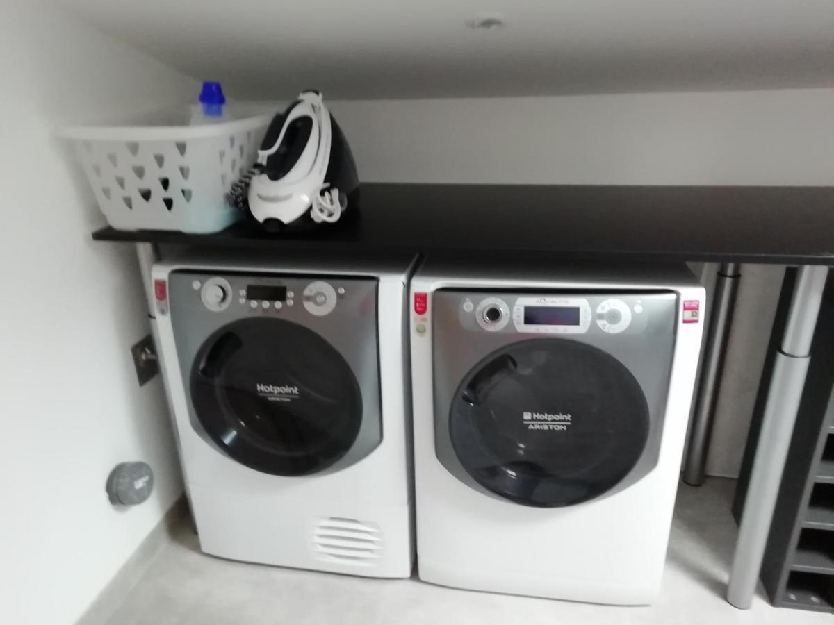 Appartement Au Dessus De La Maison Du Saunier ซาแลง-เดอ-ชิโรด์ ภายนอก รูปภาพ